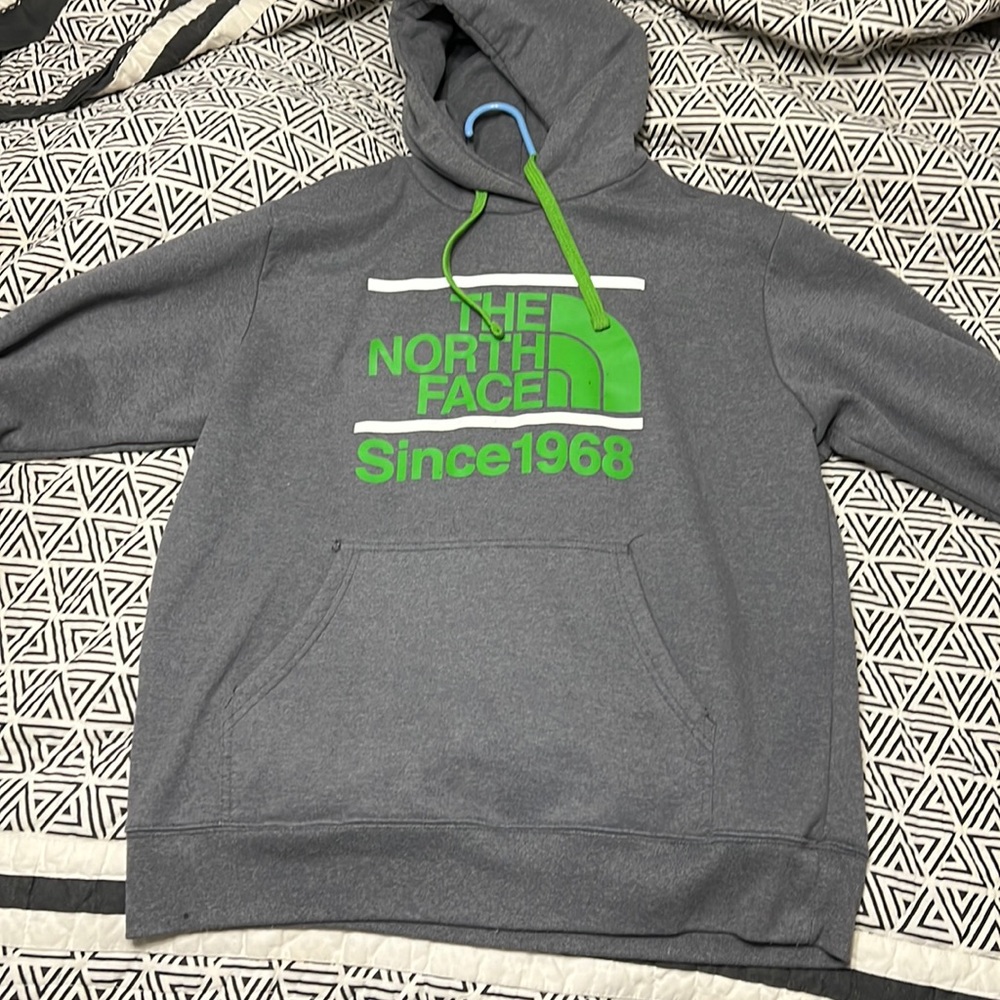 Men’s Large The North Face Hoodie